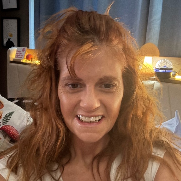 Meet your Posher, Mary Ellen - Picture 2 of 5